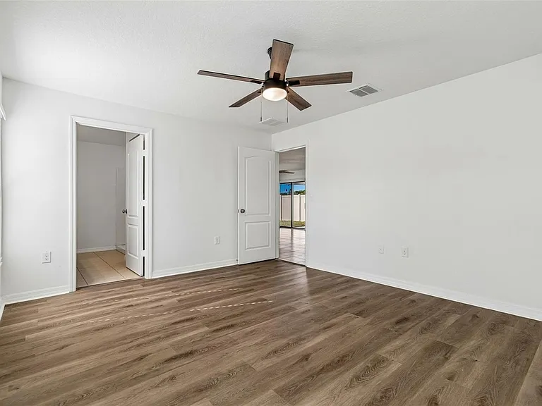 1009 Culbreath Green Ct — Photo 18
