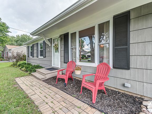 3rd image of 11 Holly Ln