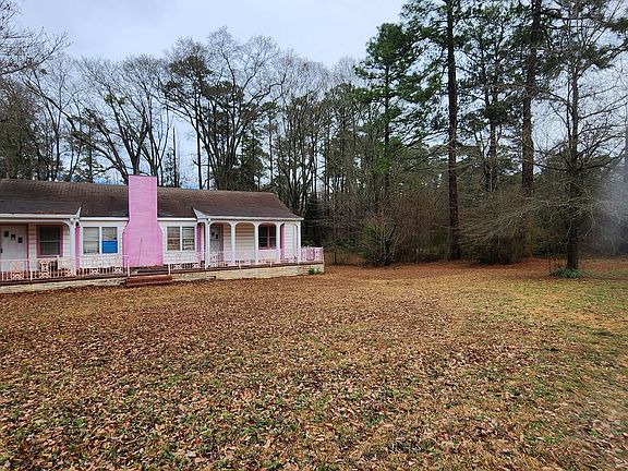 3rd image of 719 E McIntosh Rd