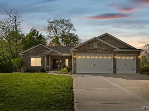 721 Birch Ln, Maryville, IL 62062