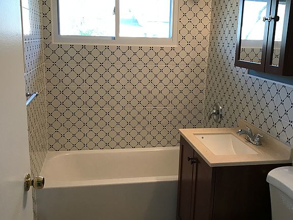 3rd image of 18 Fawn Ln