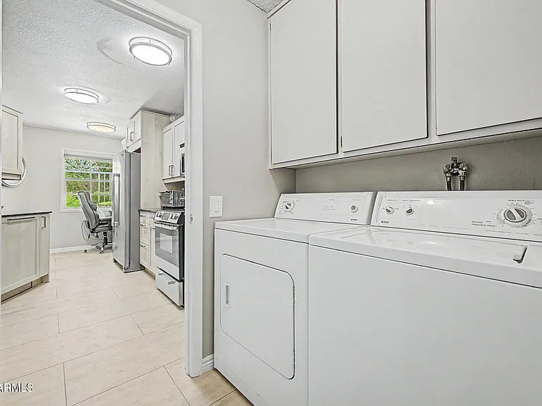 10454 W Palmeras Dr — Photo 23