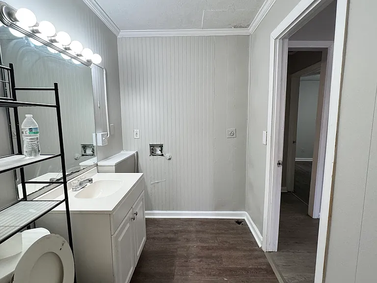 500 Willow Ave — Photo 7