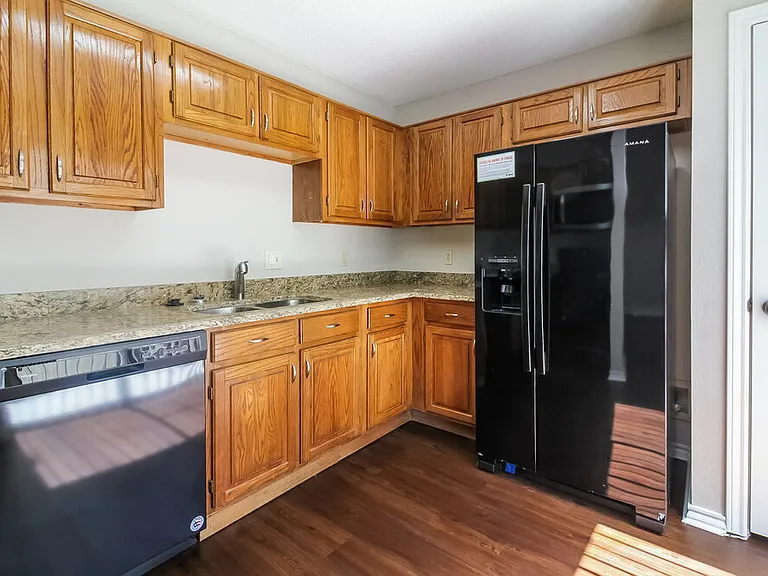 635 Snapdragon Trl — Photo 5