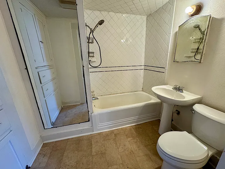 723 N John St — Photo 18