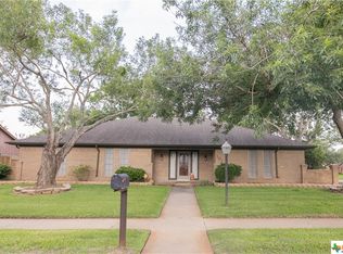 101 Westchester Dr, Victoria, TX 77904