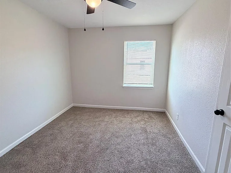 2915 Creston Dr — Photo 16