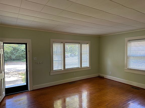 4th image of 817 Clay St