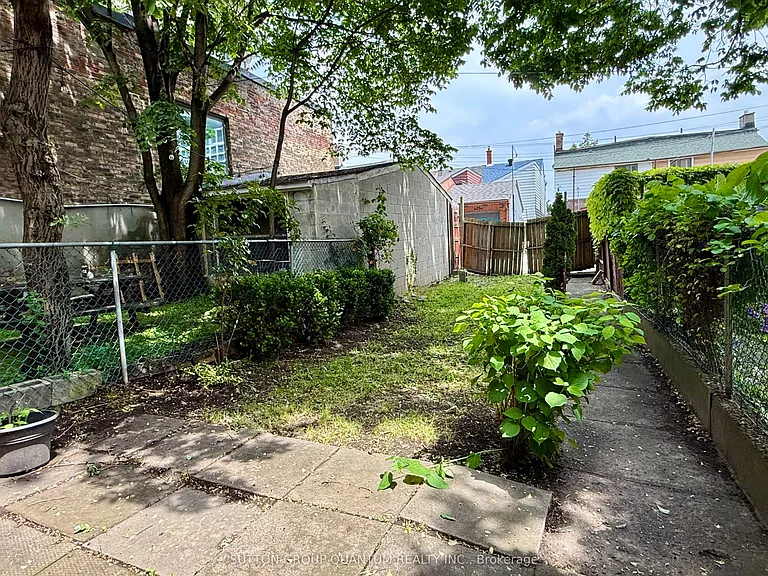 7 Casimir St — Photo 12