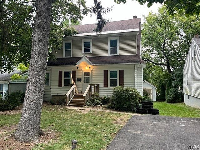 1st image of 220 Turner Ave