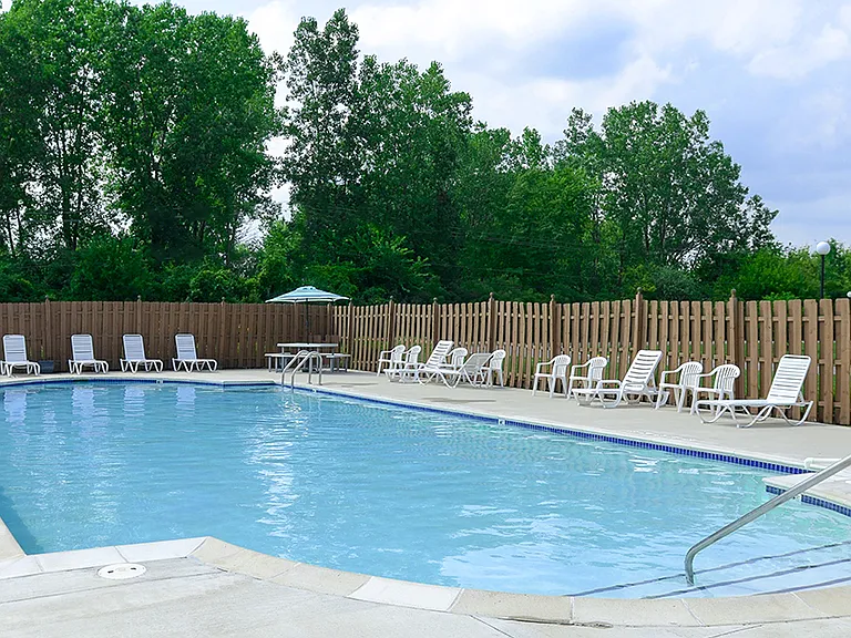 Marianne Manor Apartments — Photo 14