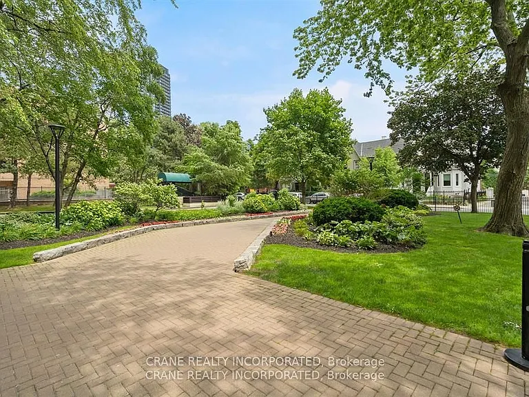 40 Homewood Ave #210 — Photo 2