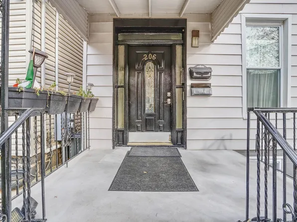 206 Dodd Street image 1 of 18