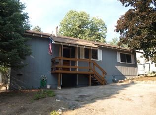 30707 Live Oak Dr, Running Springs, CA 92382