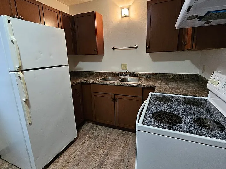 330 29th Street Dr SE — Photo 7