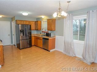 90 Oak Hill Rd, Eldon, MO 65026