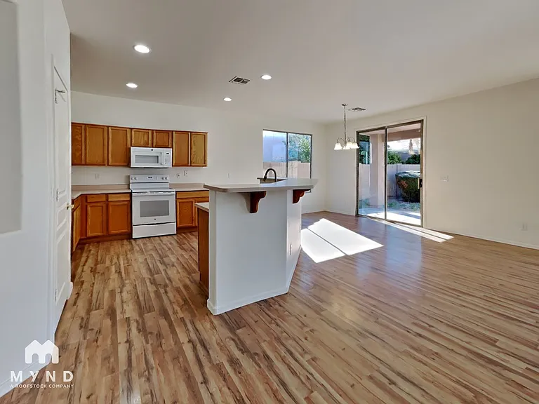 13133 W Citrus Way — Photo 2