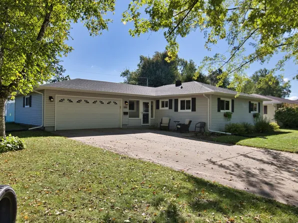 1802 Nassau St, New London, WI 54961