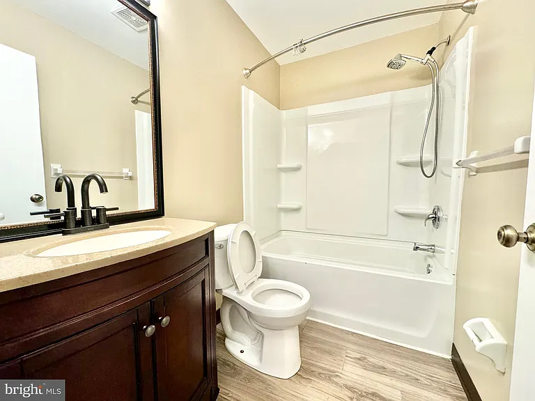 7 Lamplighter Ln — Photo 13