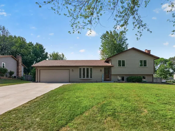 8305 69th St S, Cottage Grove, MN 55016