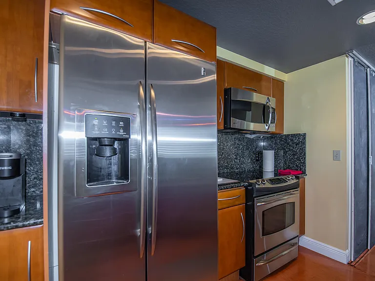 511 Lucerne Ave #401 — Photo 33