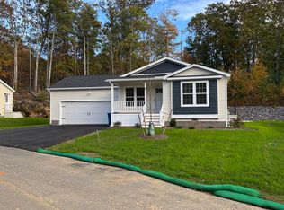 Evoke w/2 Car Garage Plan, Blueberry Hill Estates 55+, Sturbridge, MA 01566