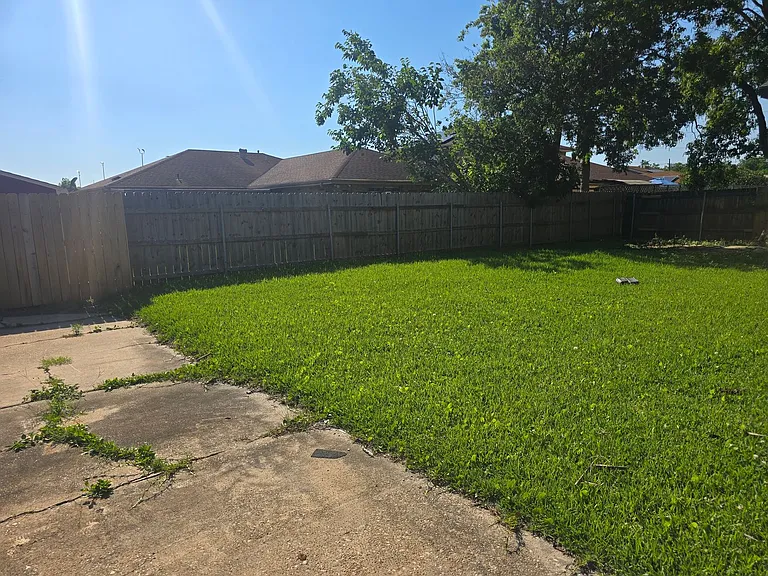 4900 Lurline St — Photo 13