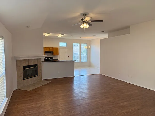3912 Silver Springs Dr — Photo 6