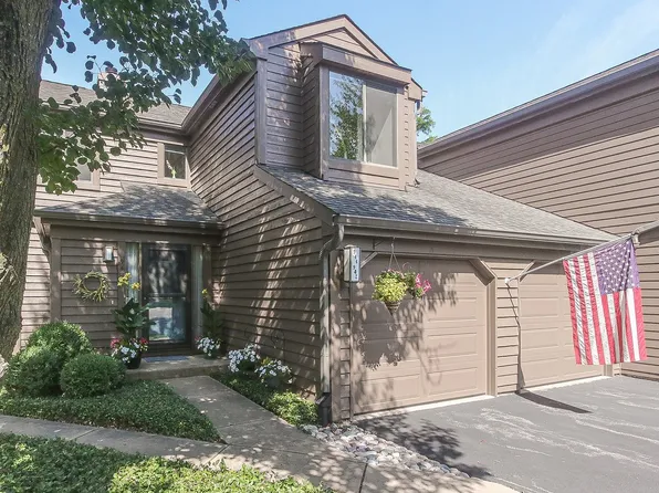 942 Shoreline Rd #907, Lake Barrington, IL 60010