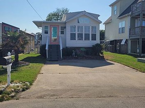 136 Dolphin Ct