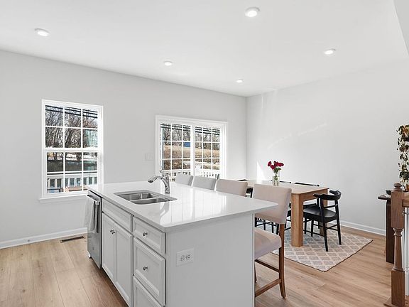 4th image of 1790 Scenic Loop