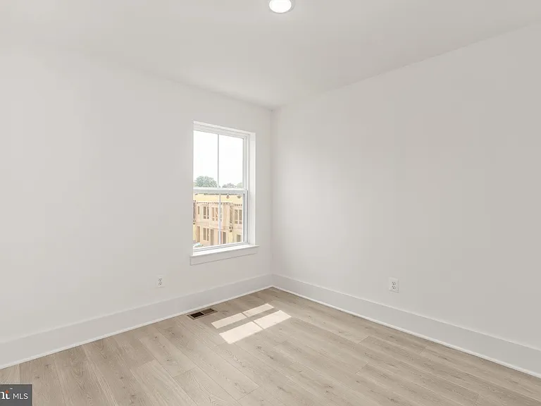 9207 Forkleaf Oak Dr — Photo 41