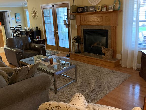 3rd image of 102 Lucinda Ln