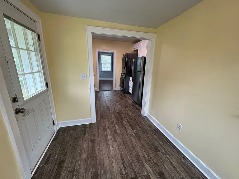 607 Joan St — Photo 11