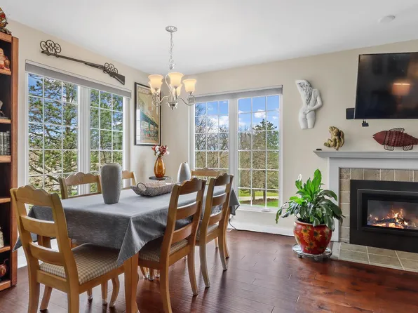 1099 Lakeland WAY #9-18, Lake Geneva, WI 53147