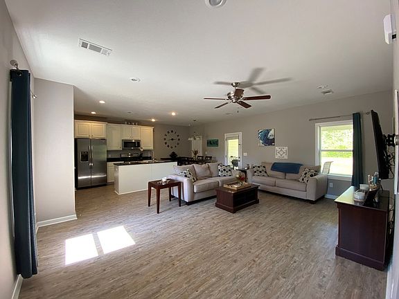 4th image of 135 Shelbi Dr