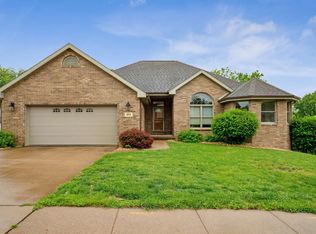 970 Hawkeye Dr, Dubuque, IA 52001