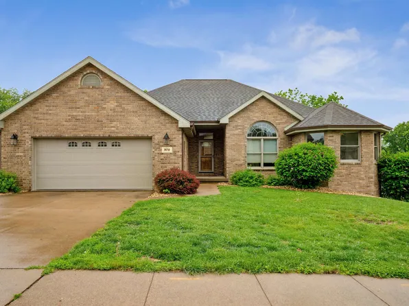 970 Hawkeye Dr, Dubuque, IA 52001