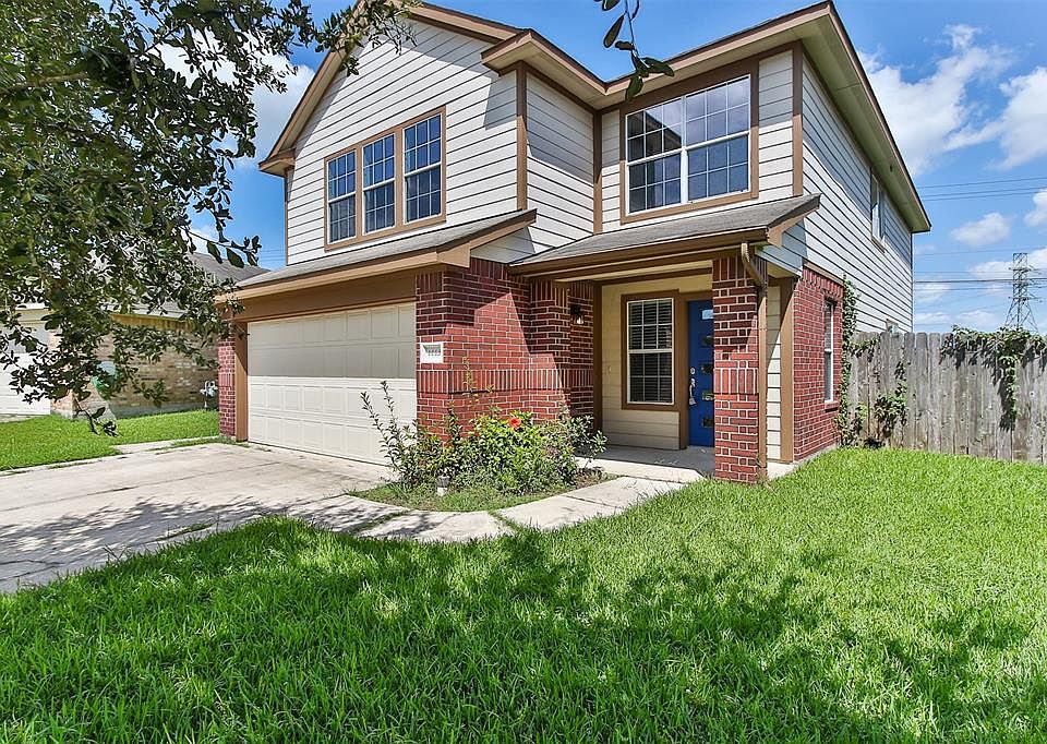 1st image of 4443 Amaryllis Ave