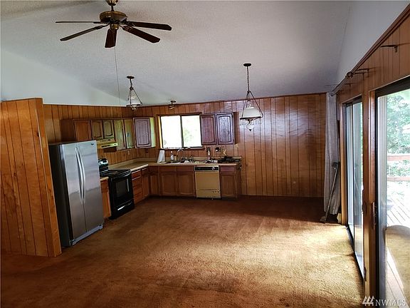 3rd image of 31 E Pickering Pl