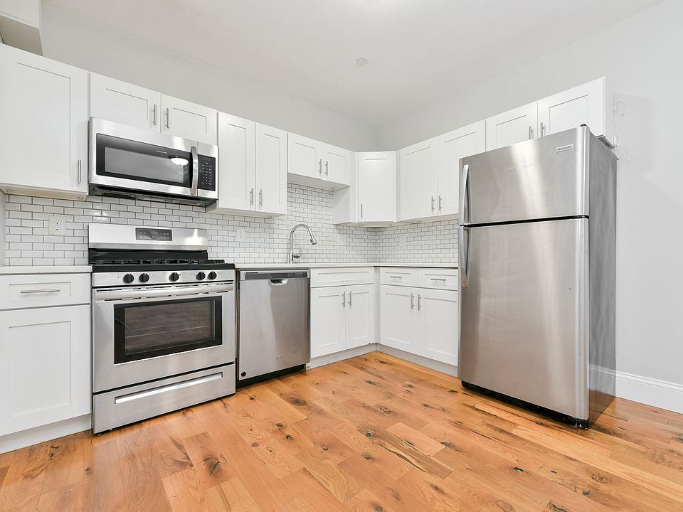 1st image of 155 Chelsea St APT 1
