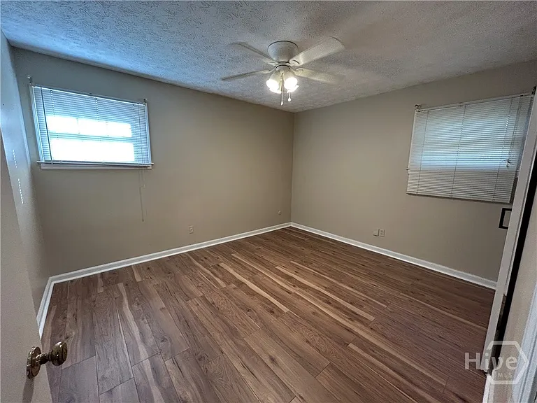 511 Dyches Dr — Photo 10