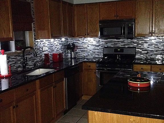 3rd image of 4706 Dumoulin Ave