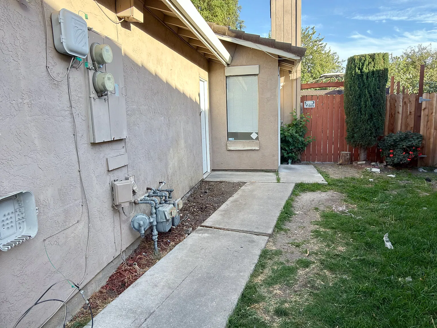 3 bed, 1141 sqft, $2,500 — Photo 2