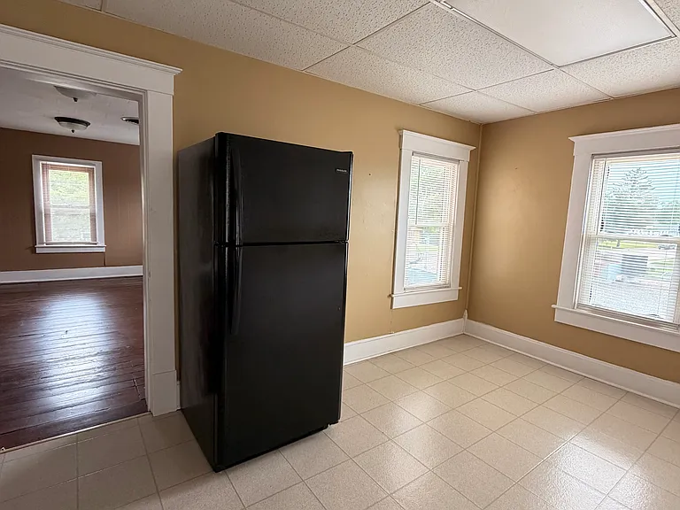 700 W Jefferson St #B — Photo 15