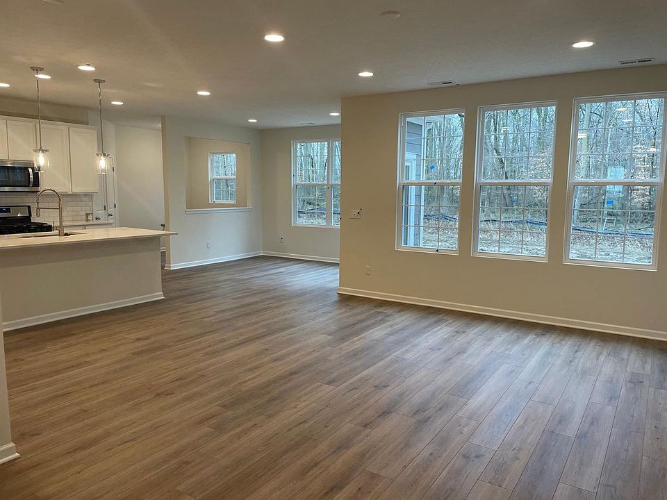 Beautiful wooded lot in the back for a private backyard