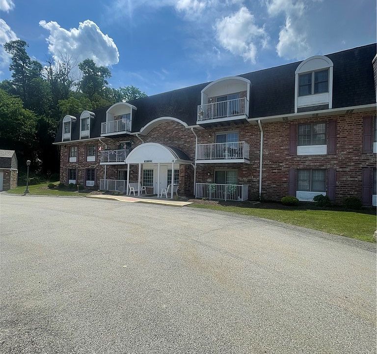 1st image of 412 Clubhouse Dr