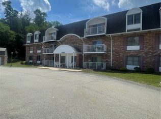 412 Clubhouse Dr, Washington, PA 15301
