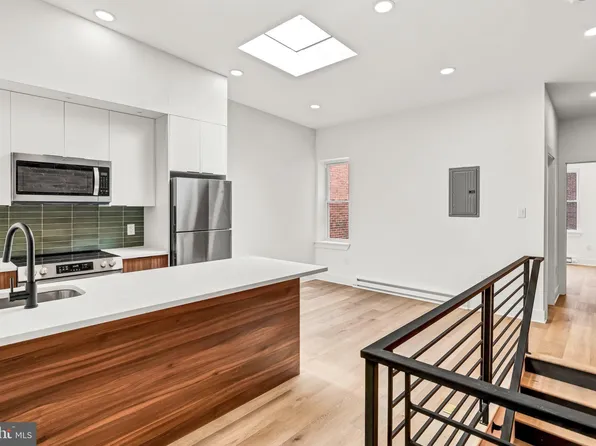 5635 Boyer St, Philadelphia, PA 19138