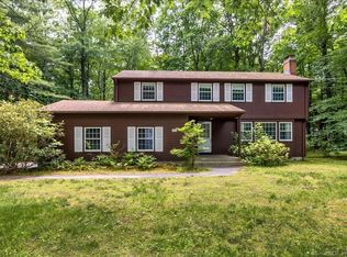 21 Bob White Way, Weatogue, CT 06089